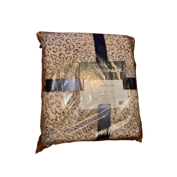 Madison Park Faux Leopard Throw Blanket 60" X 70" 100% Polyester Soft Plush Whit - Picture 1 of 3